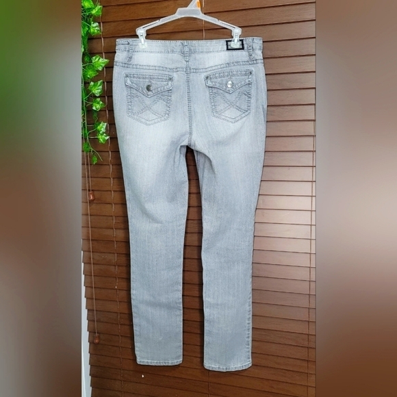 Earl Jean Straight Leg Mid-rise Washed Gray Women's Jeans Size 10 - Picture 2 of 11